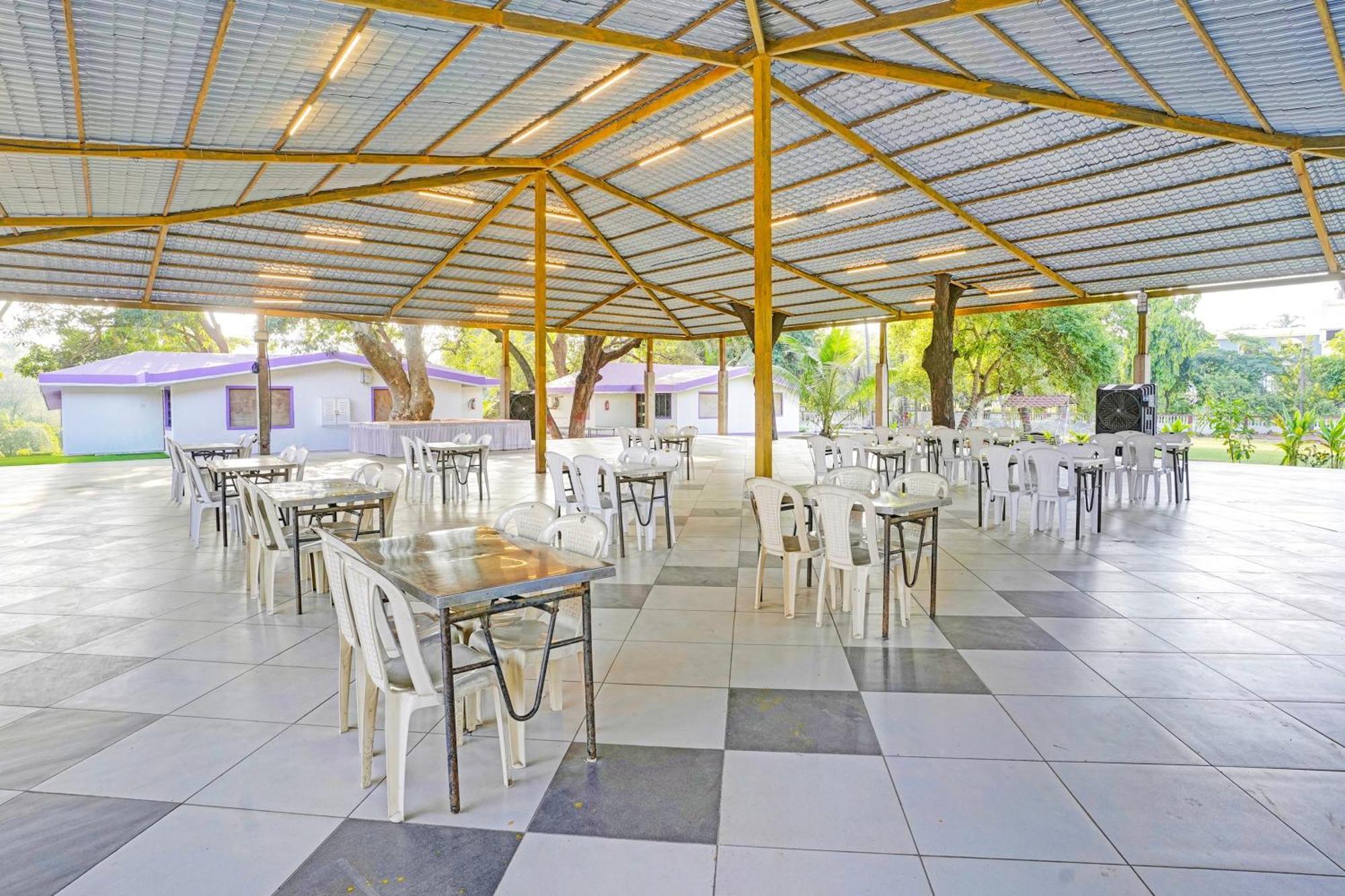 Hotel O Summer House Daman Luaran gambar