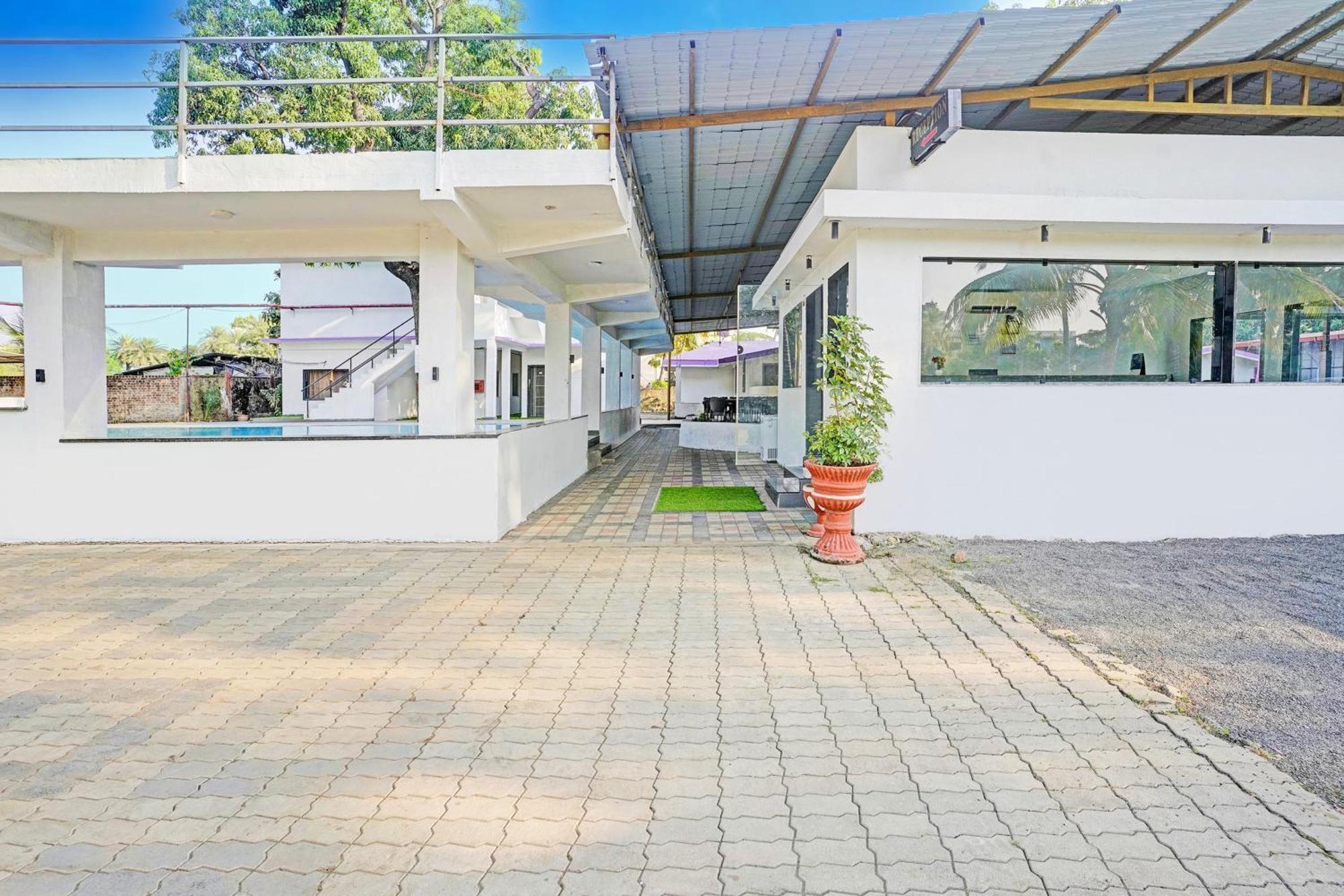 Hotel O Summer House Daman Luaran gambar